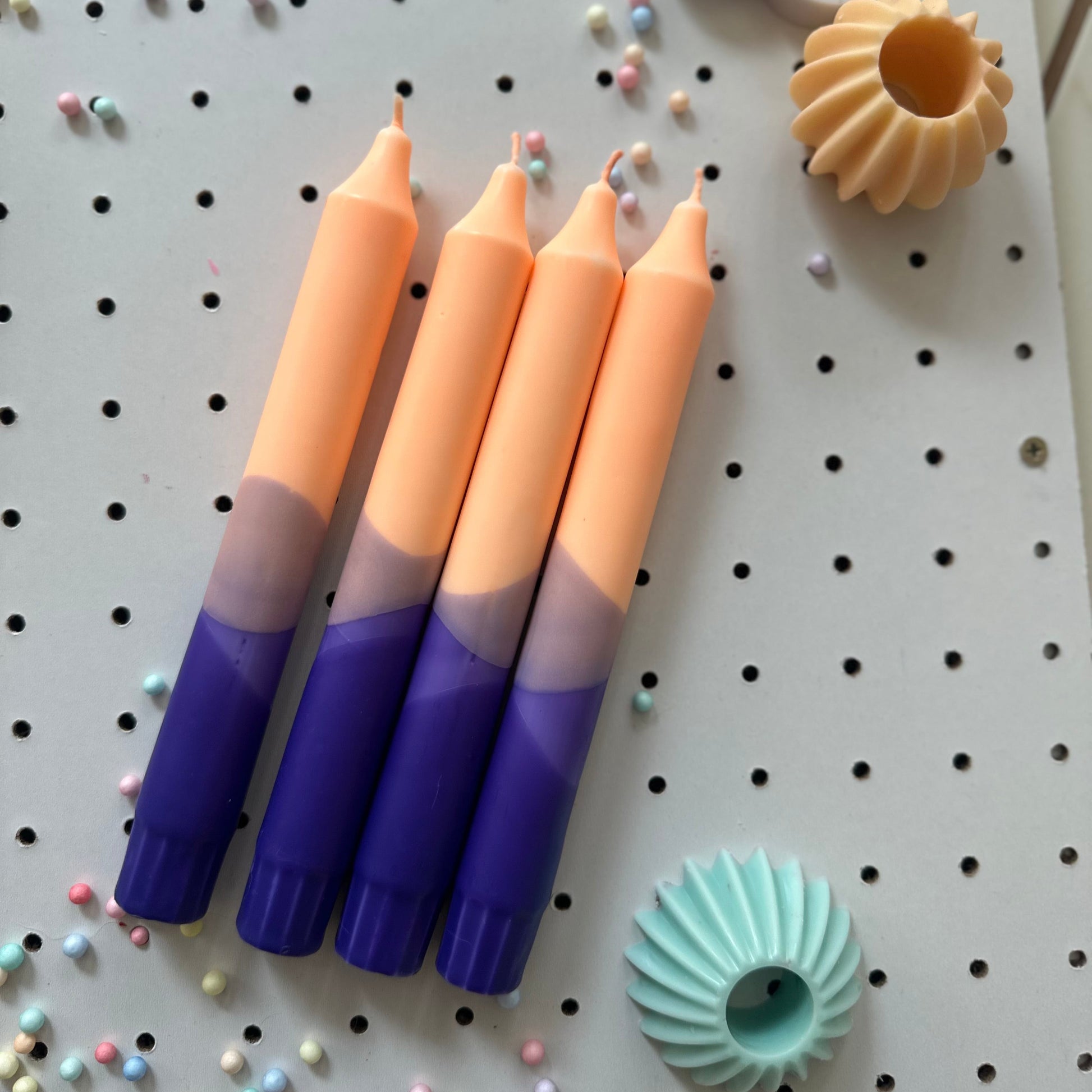 Kit de 4 Velas Giz - Laranja e Roxo